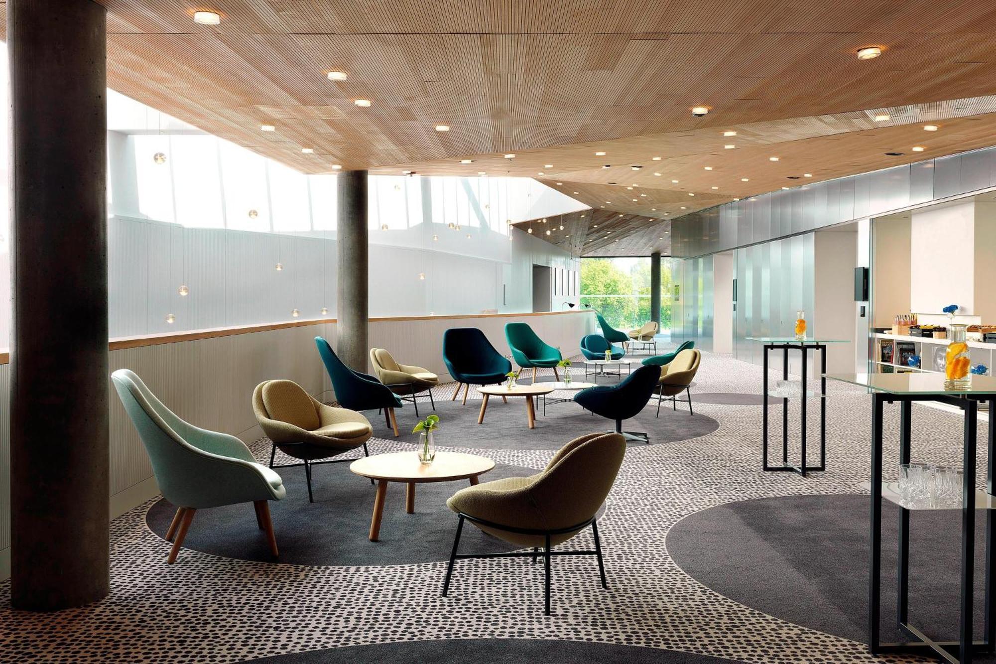 Hotell Renaissance Airport 5*