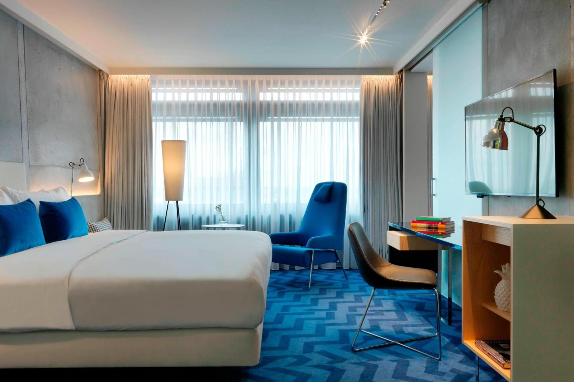 Renaissance Airport Hotell